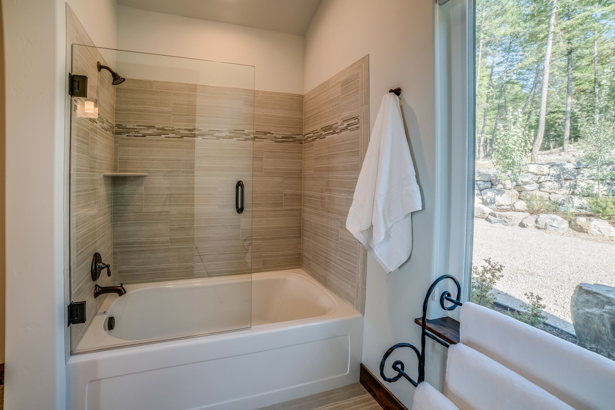 Shower & Tub Installation in Sumner